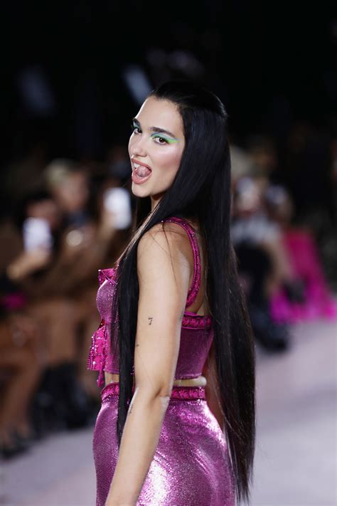 dua lipa versace show